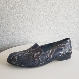 Donald J Pliner Cybel Women Reptile Pattern Leather Loafers Shoes